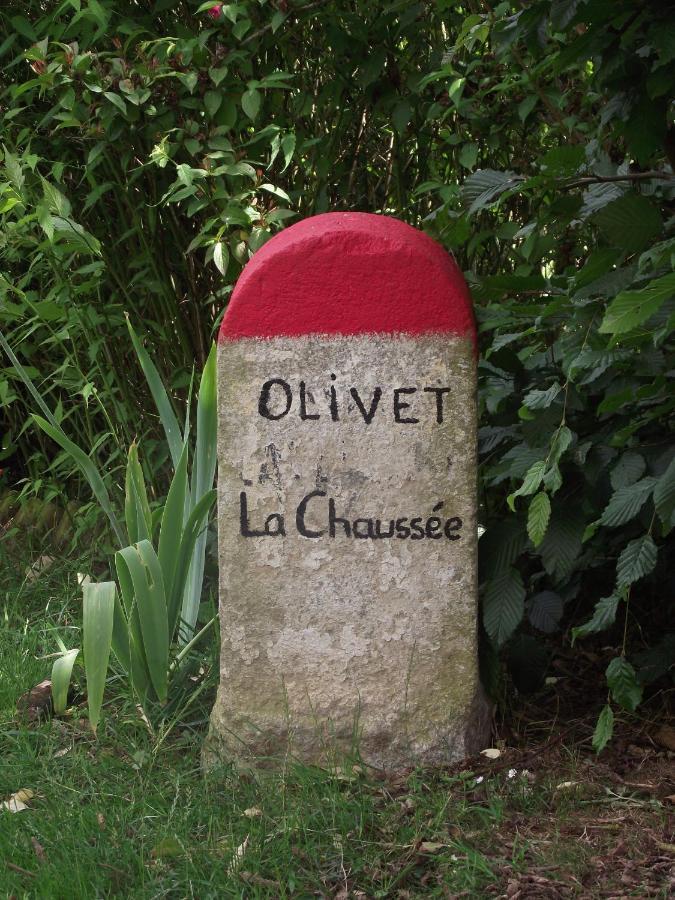 Couette-café La Chaussee D'olivet En Mayenne *