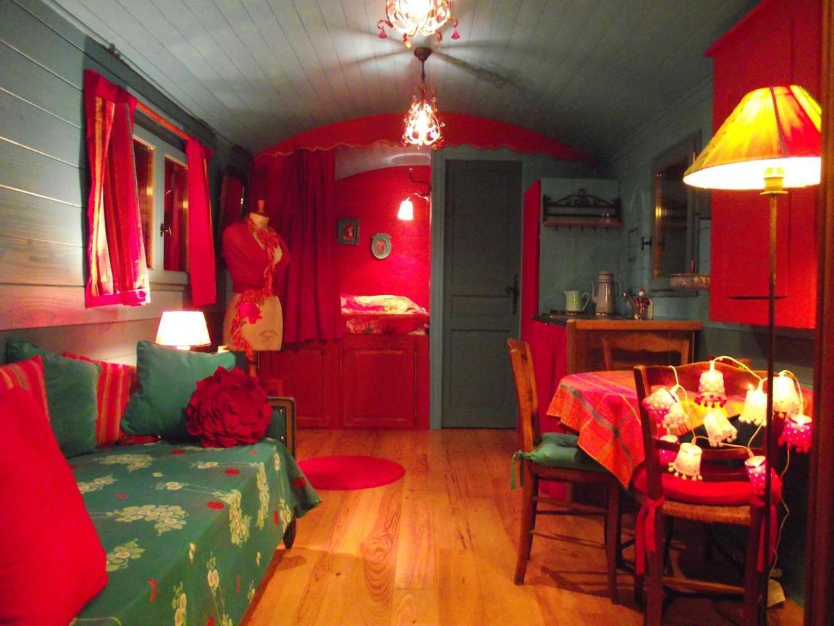 Couette-café La Chaussee D'olivet En Mayenne *