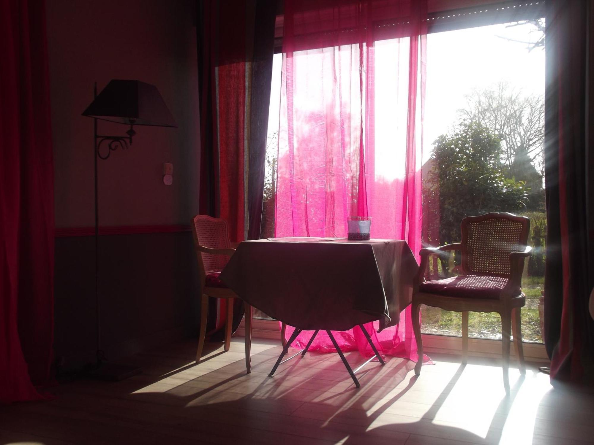 La Chaussee D'olivet En Mayenne Couette-café *