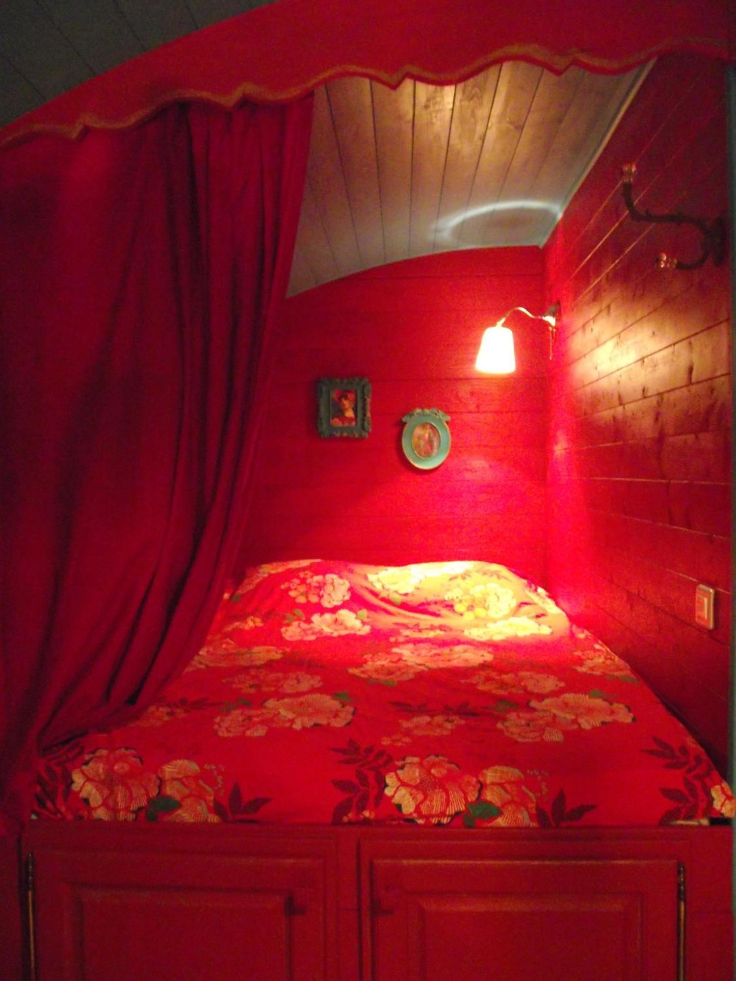 La Chaussee D'olivet En Mayenne Couette-café